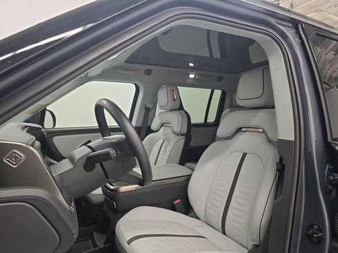 Used 2023 Rivian R1S Adventure AWD/4WD image 20
