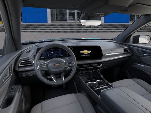 New 2026 Chevrolet Traverse LT w/ Driver Confidence Package AWD/4WD image 15