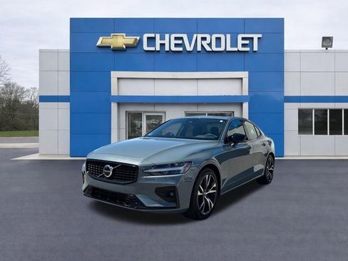 Used 2024 Volvo S60 B5 Core AWD/4WD image 2