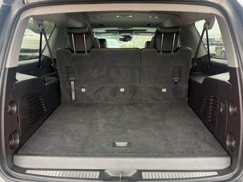 Used 2020 Chevrolet Suburban LT image 7
