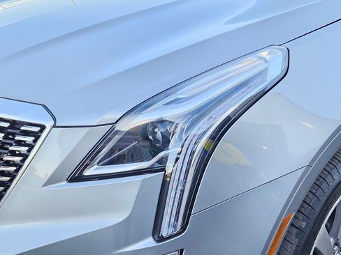 Used 2025 Cadillac XT5 Premium Luxury image 10