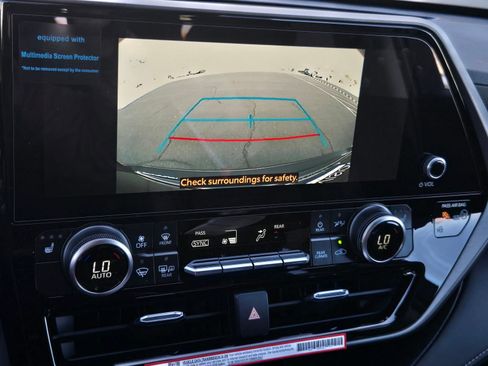 Certified 2026 Toyota Highlander XLE AWD/4WD image 15