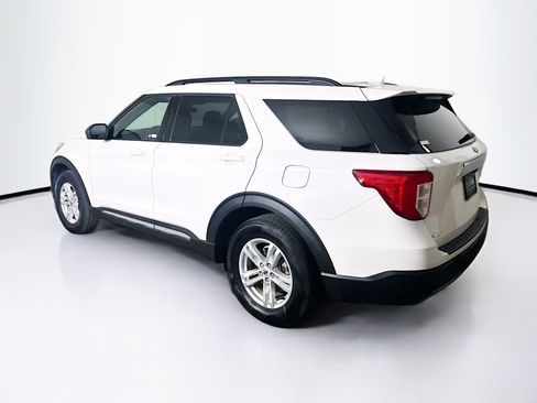 Used 2020 Ford Explorer XLT w/ Equipment Group 202A image 5