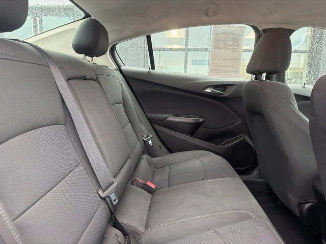 Used 2018 Chevrolet Cruze LT w/ LT Fleet Convenience Package FWD image 13
