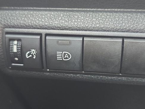 Used 2021 Toyota Corolla LE FWD image 25
