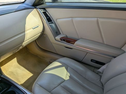 Used 2007 Cadillac XLR RWD image 15