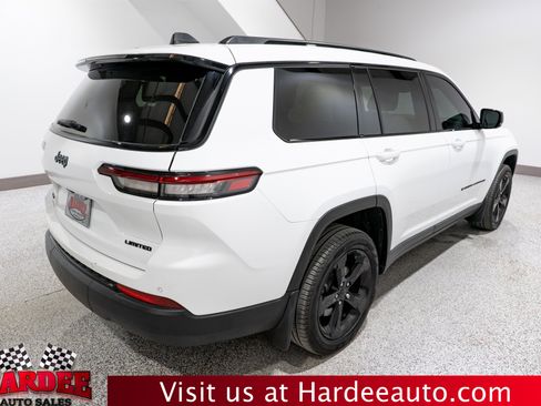 Used 2025 Jeep Grand Cherokee L Limited w/ Black Appearance Package AWD/4WD image 5