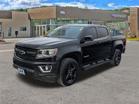 Used 2017 Chevrolet Colorado LT w/ Midnight Edition image 7