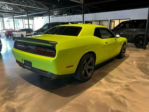 Used 2023 Dodge Challenger SRT Hellcat w/ Driver Convenience Group RWD image 5