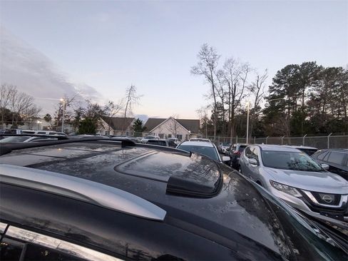 Used 2018 Honda Pilot Touring image 10