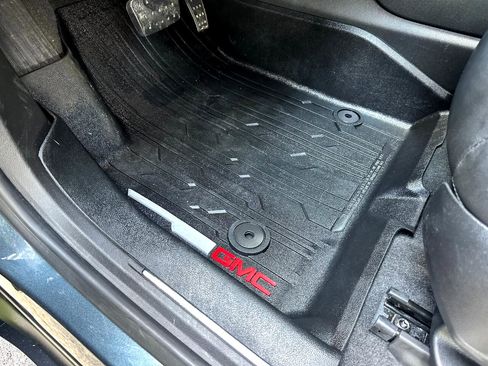 Used 2019 GMC Acadia SLT w/ Black Edition image 15