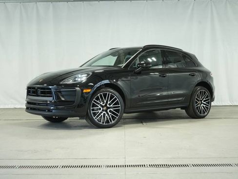 New 2025 Porsche Macan image 1