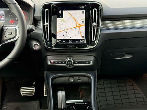 Used 2022 Volvo XC40 T5 R-Design w/ Advanced Package image 13