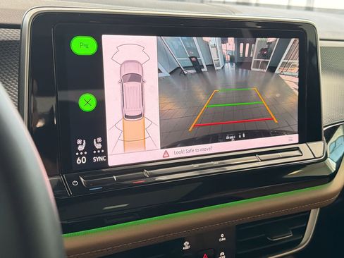 Certified 2025 Volkswagen Atlas Cross Sport SEL image 25