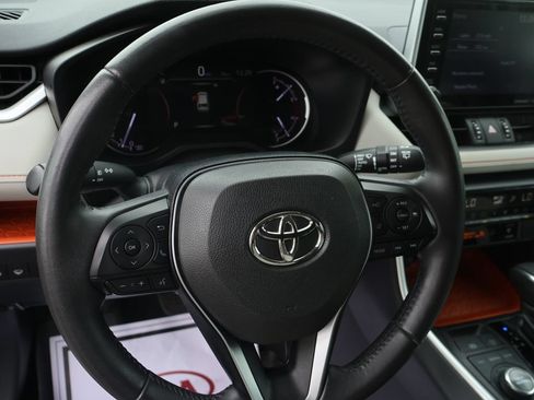 Used 2019 Toyota RAV4 Adventure w/ Cold Weather Package AWD/4WD image 85