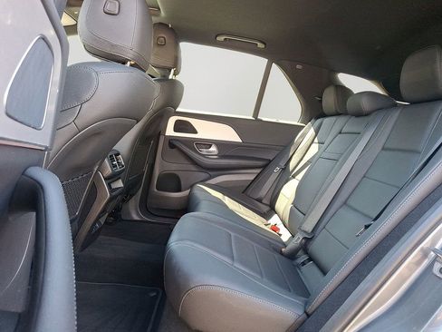 Used 2024 Mercedes-Benz GLE 450e 4MATIC image 8