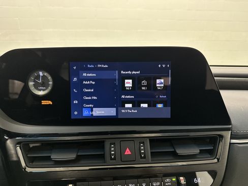 Used 2025 Lexus ES 350 w/ Premium Package image 23