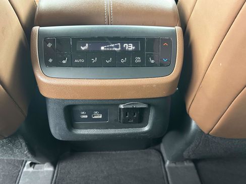 Used 2022 Nissan Pathfinder Platinum w/ Cargo Package image 17