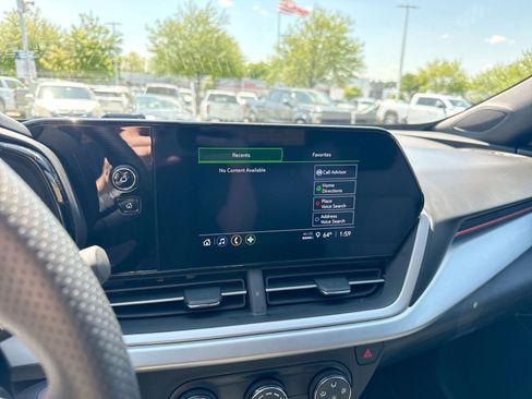 Used 2025 Chevrolet Trax RS FWD image 20