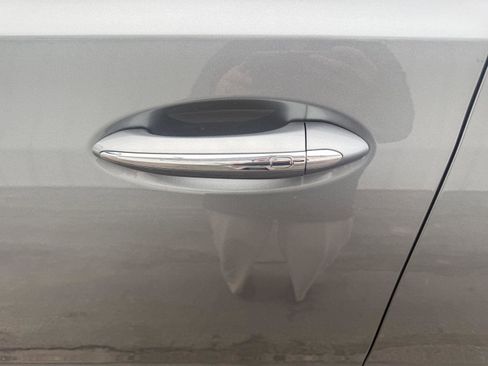 Used 2023 Buick Enclave Essence w/ Experience Buick Package image 6