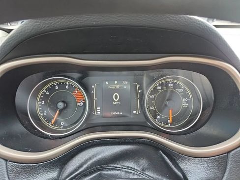 Used 2016 Jeep Cherokee Sport FWD image 22