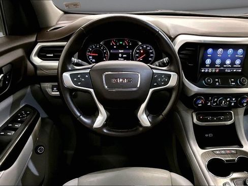 Used 2023 GMC Acadia SLT AWD/4WD image 8