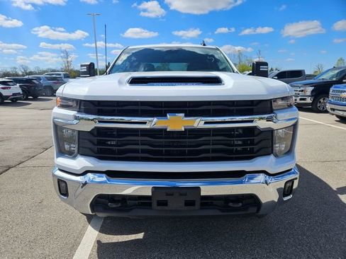 Used 2025 Chevrolet Silverado 2500 LT w/ Convenience Package AWD/4WD image 2
