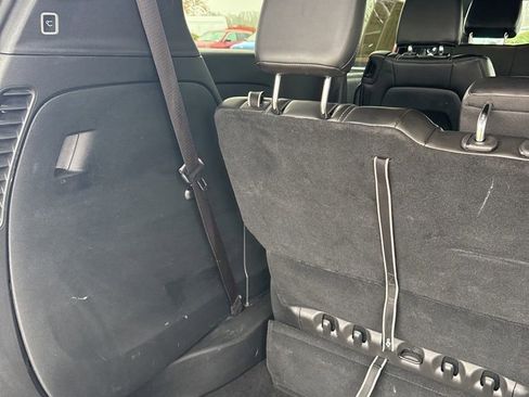 Used 2025 Chrysler Pacifica Select image 25