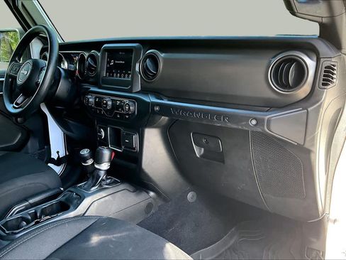 Used 2022 Jeep Wrangler Sport AWD/4WD image 18