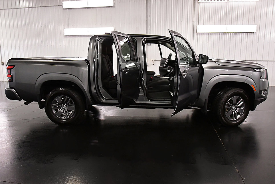 Used 2025 Nissan Frontier SV w/ SV Convenience Package AWD/4WD image 30