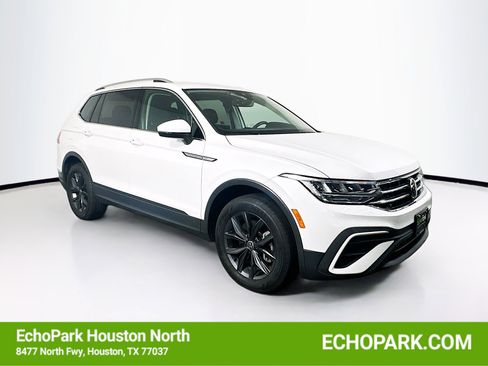 Used 2023 Volkswagen Tiguan SE FWD image 1