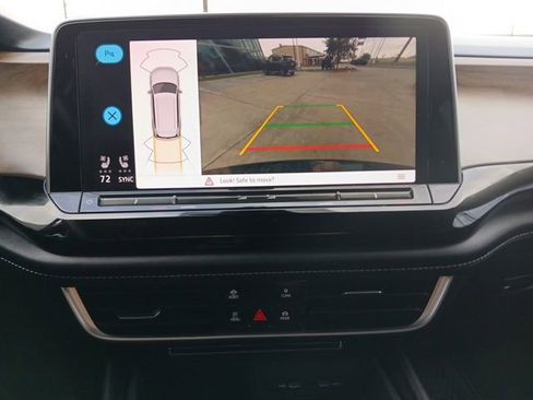 Used 2024 Volkswagen Atlas SE w/ Black Wheel Package image 25