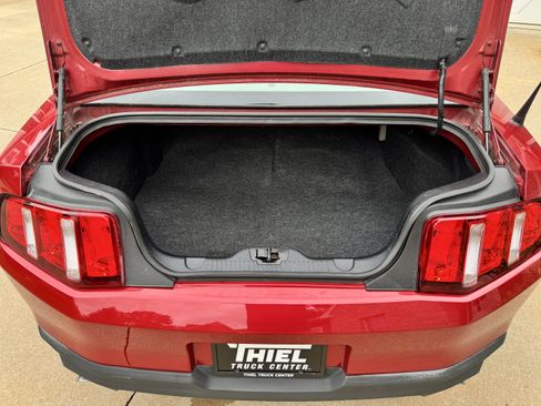 Used 2011 Ford Mustang GT Premium RWD image 38