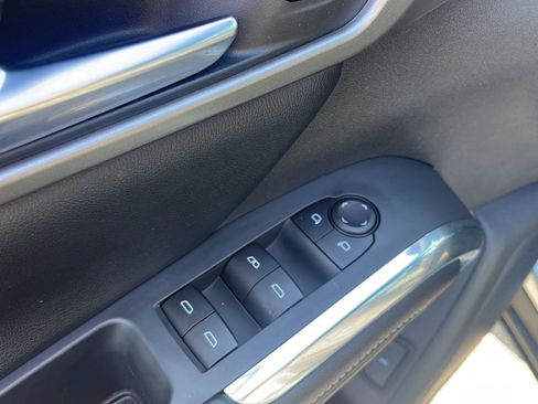 Used 2025 Chevrolet Traverse LT w/ LPO, Floor Liner Package FWD image 15