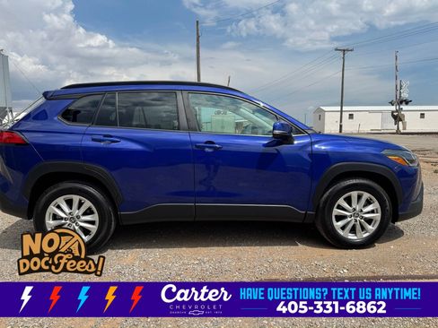 Used 2024 Toyota Corolla Cross LE FWD image 3