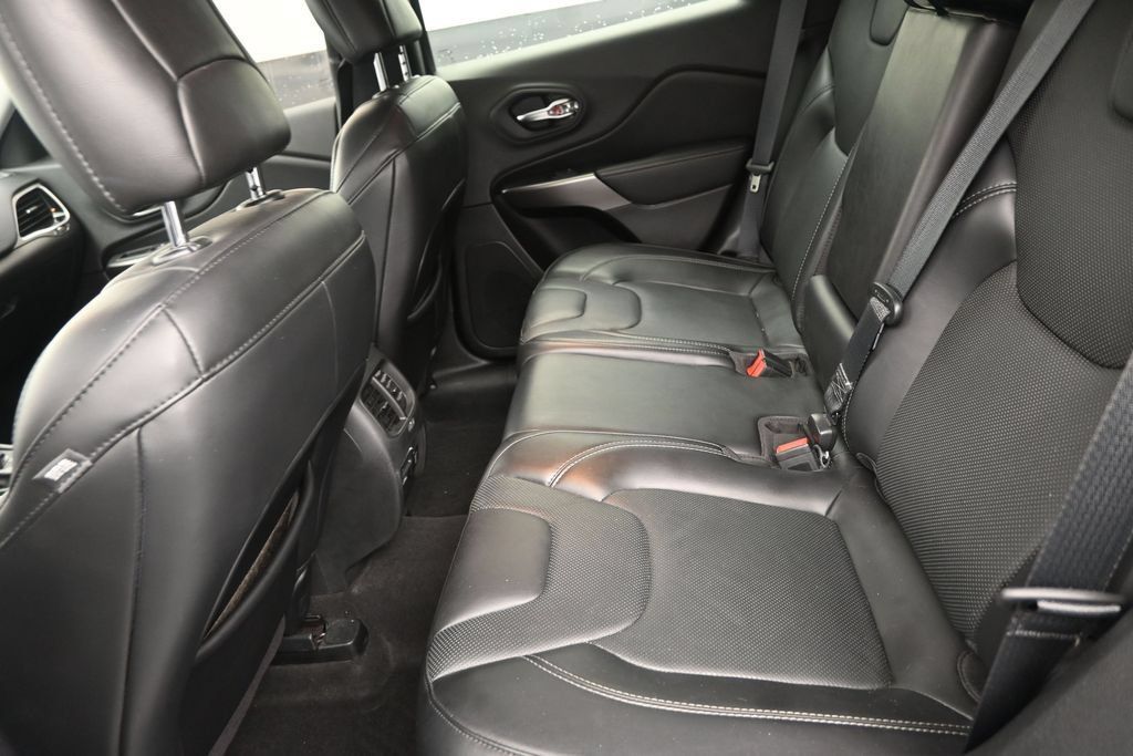 Used 2020 Jeep Cherokee Limited FWD image 14