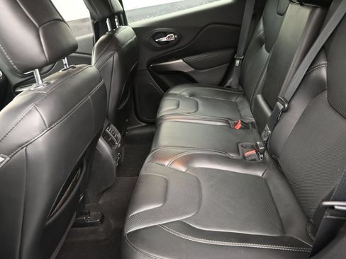 Used 2020 Jeep Cherokee Limited FWD image 14