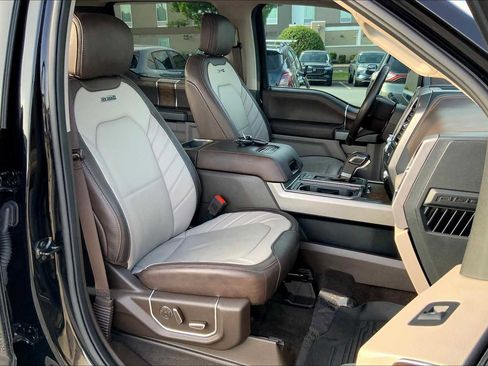 Used 2019 Ford F150 Limited w/ Trailer Tow Package image 9