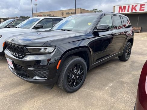 New 2025 Jeep Grand Cherokee Altitude image 3