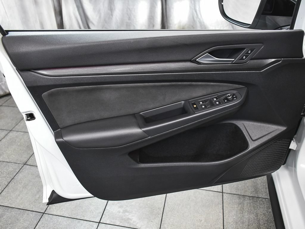 Used 2023 Volkswagen GTI 40th Anniversary Edition FWD image 9