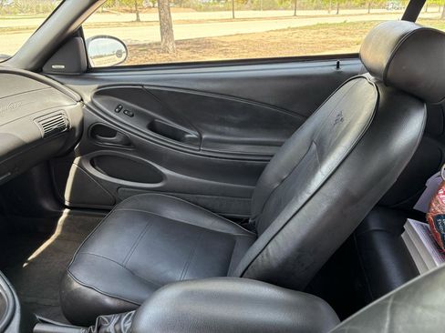 Used 2004 Ford Mustang 2dr CONVERTIBLE V6 image 33