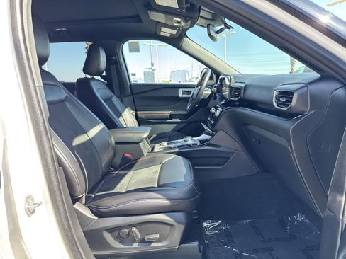 Used 2024 Ford Explorer ST-Line w/ Class IV Trailer Tow Package image 40