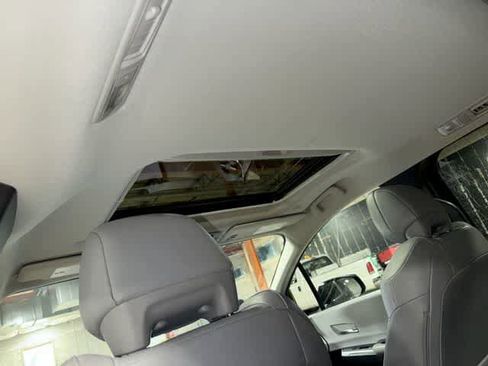 Used 2025 Toyota Sienna XLE w/ XLE Plus Package AWD/4WD image 25