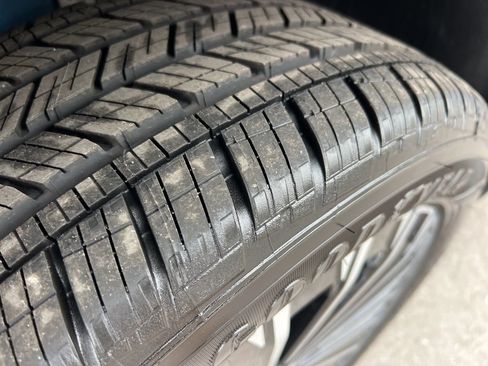 New 2026 Volkswagen Taos SE image 8