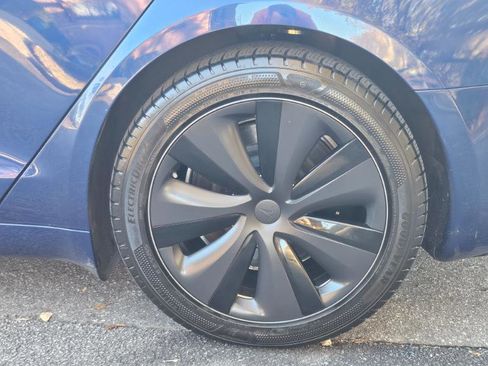 Used 2022 Tesla Model S Plaid image 14