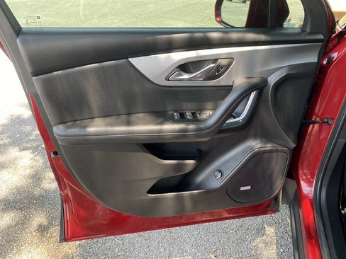 Used 2020 Chevrolet Blazer LT w/ Sound & Technology Package FWD image 17