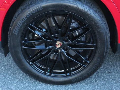 Certified 2025 Porsche Cayenne Coupe image 15