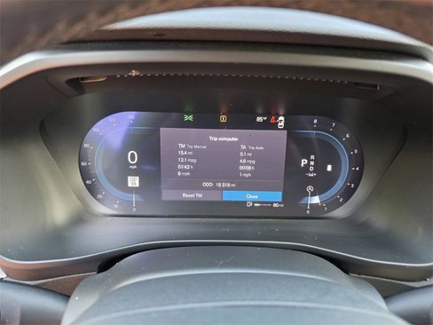 Used 2024 Volvo XC40 B5 Plus image 23