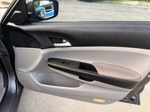 Used 2012 Honda Accord LX image 27