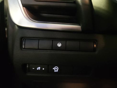 Used 2023 Nissan Rogue SV image 32